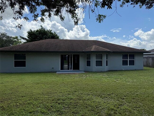 Building Photo - 3542 SW Margela St
