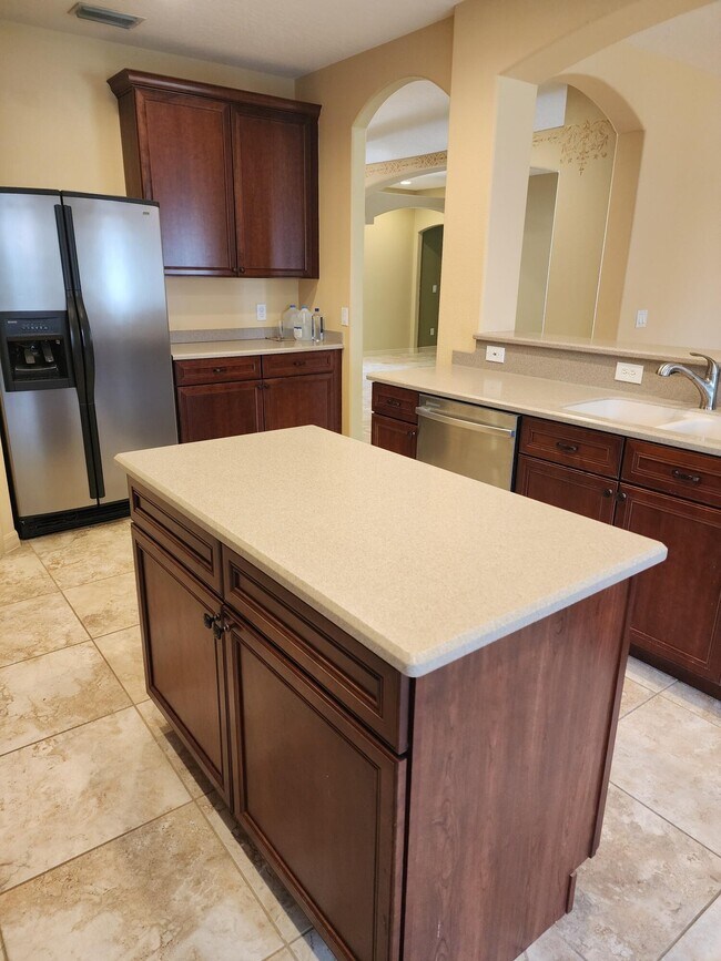 Building Photo - 3941 Orchard Dr