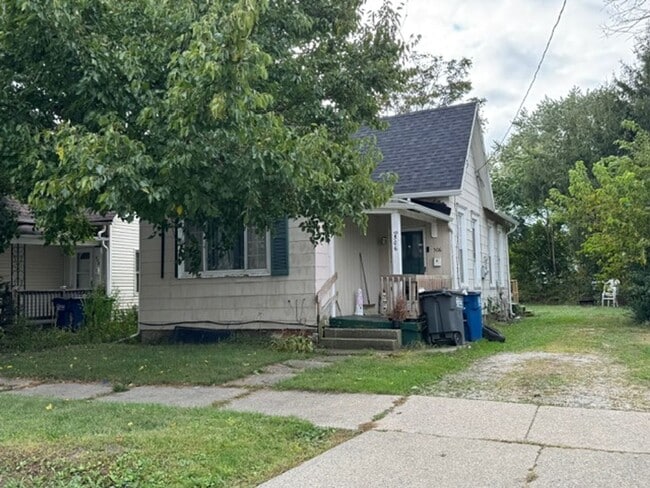 Primary Photo - Now Leasing! Close to Downtown