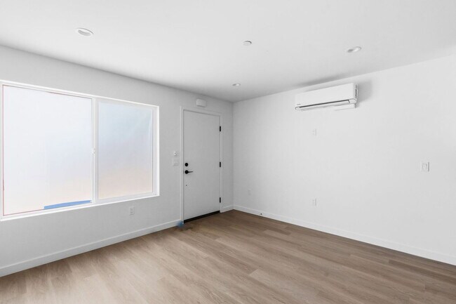 Building Photo - 6638 Valjean Ct