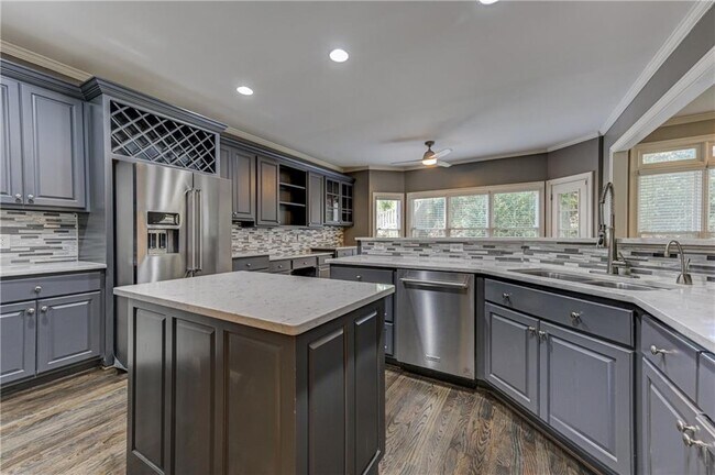 Building Photo - 2745 Lenox Rd NE