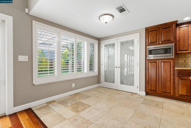 Building Photo - 313 Deepcreek Ct