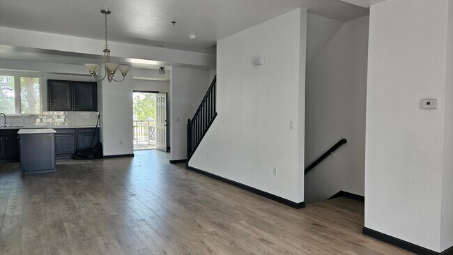 Building Photo - 14891 E Centrepoint Dr