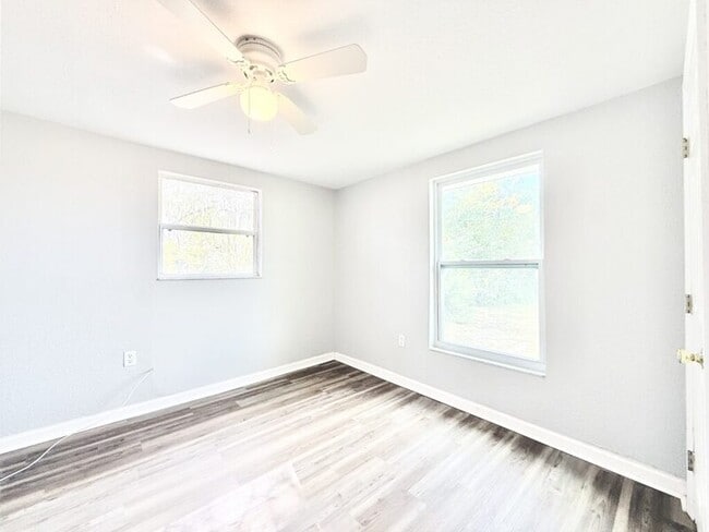 Building Photo - 235 W Northside Dr