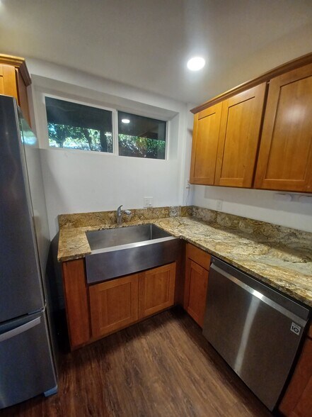 Building Photo - 55881 SW Cherry Grove Dr