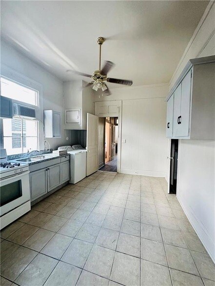 Building Photo - 2216 Jena St