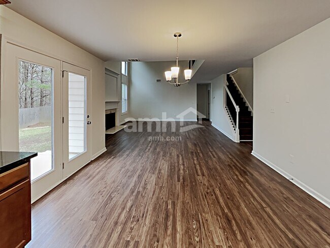 Building Photo - 3562 Huddlestone Ln NE