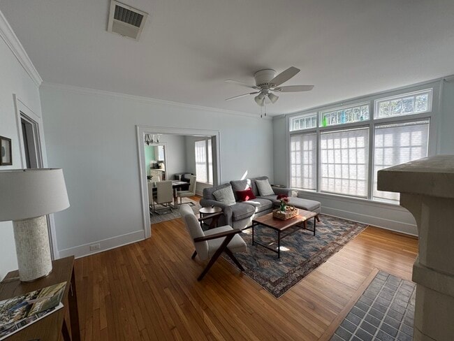 Building Photo - Very Nice 3 bedroom 2 bath home in The Hei...