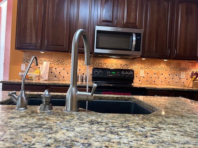 Building Photo - 1901 Mitchellbrook Ln