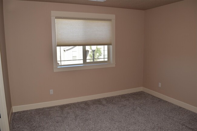 Building Photo - 14632 Catalpa Way