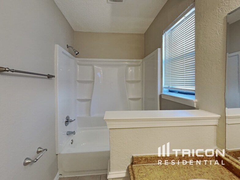 Building Photo - 4212 Ticino Valley Dr