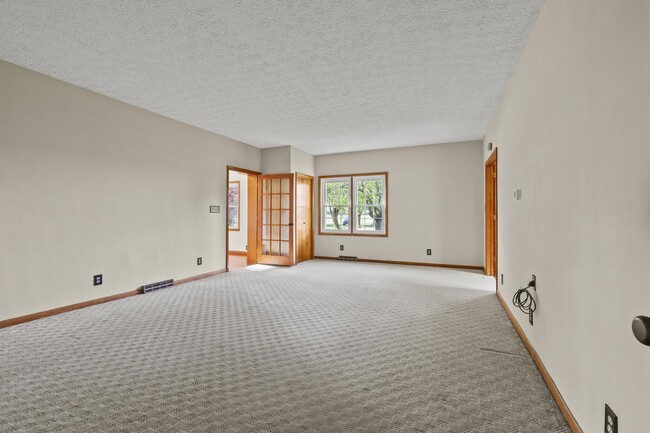 Building Photo - 7711 Hayden Run Rd