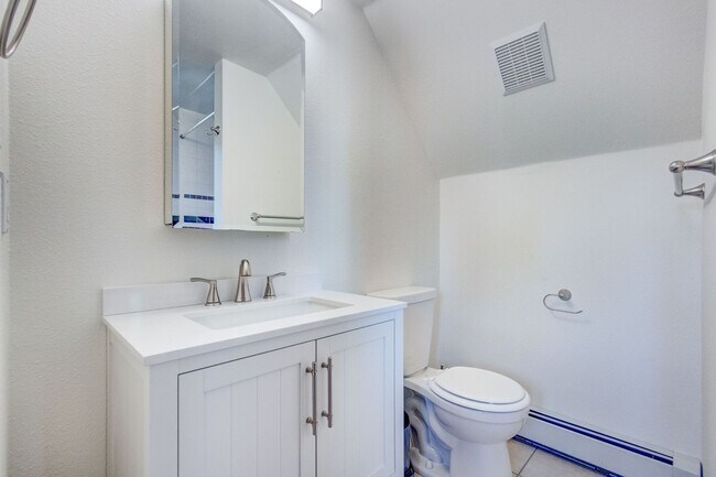 Building Photo - Gorgeous 3BD/2.5BA Downtown Boulder Home- Completely Renovated!