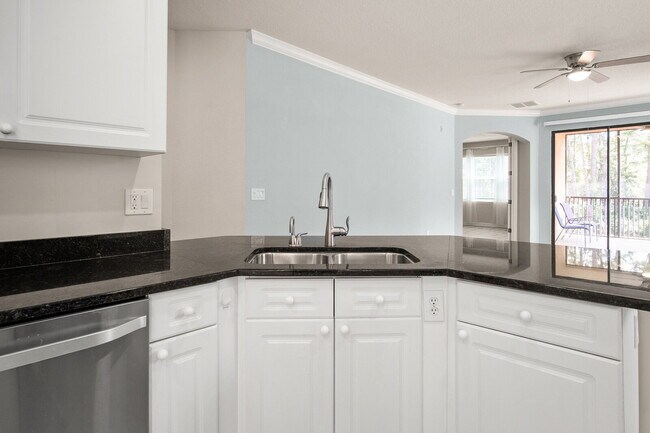 Building Photo - Beautiful Palencia Condo Available for Rent