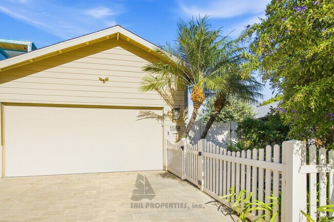 Building Photo - 1508 Lakeside Ln