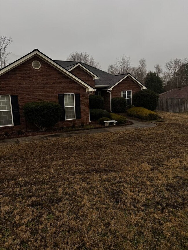 Building Photo - 1500 Cedar Hill Trail