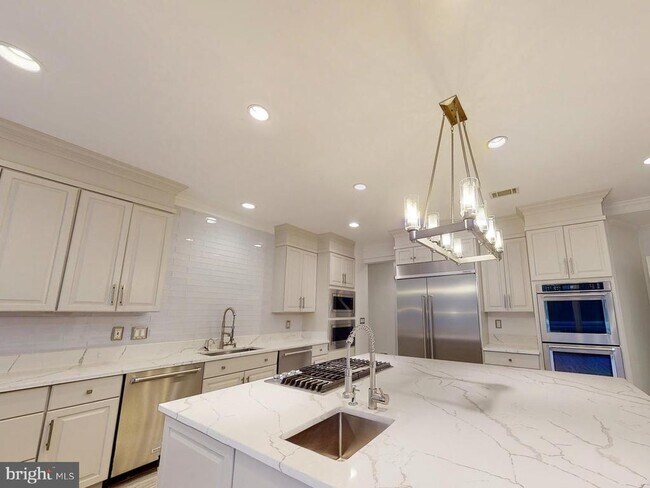Building Photo - 9629 Eagle Ridge Dr