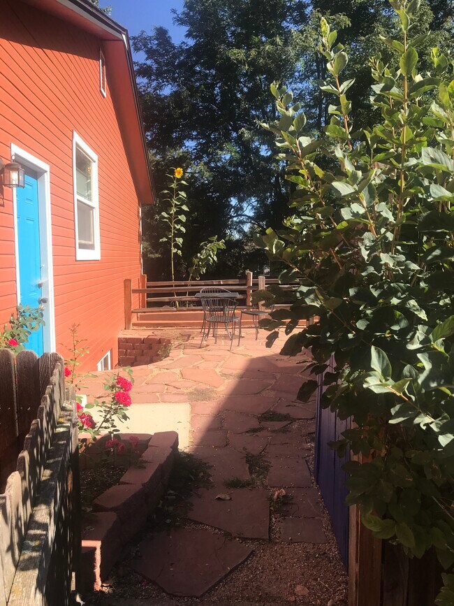 Private Entrance to Patio - 415 Lilac Ct