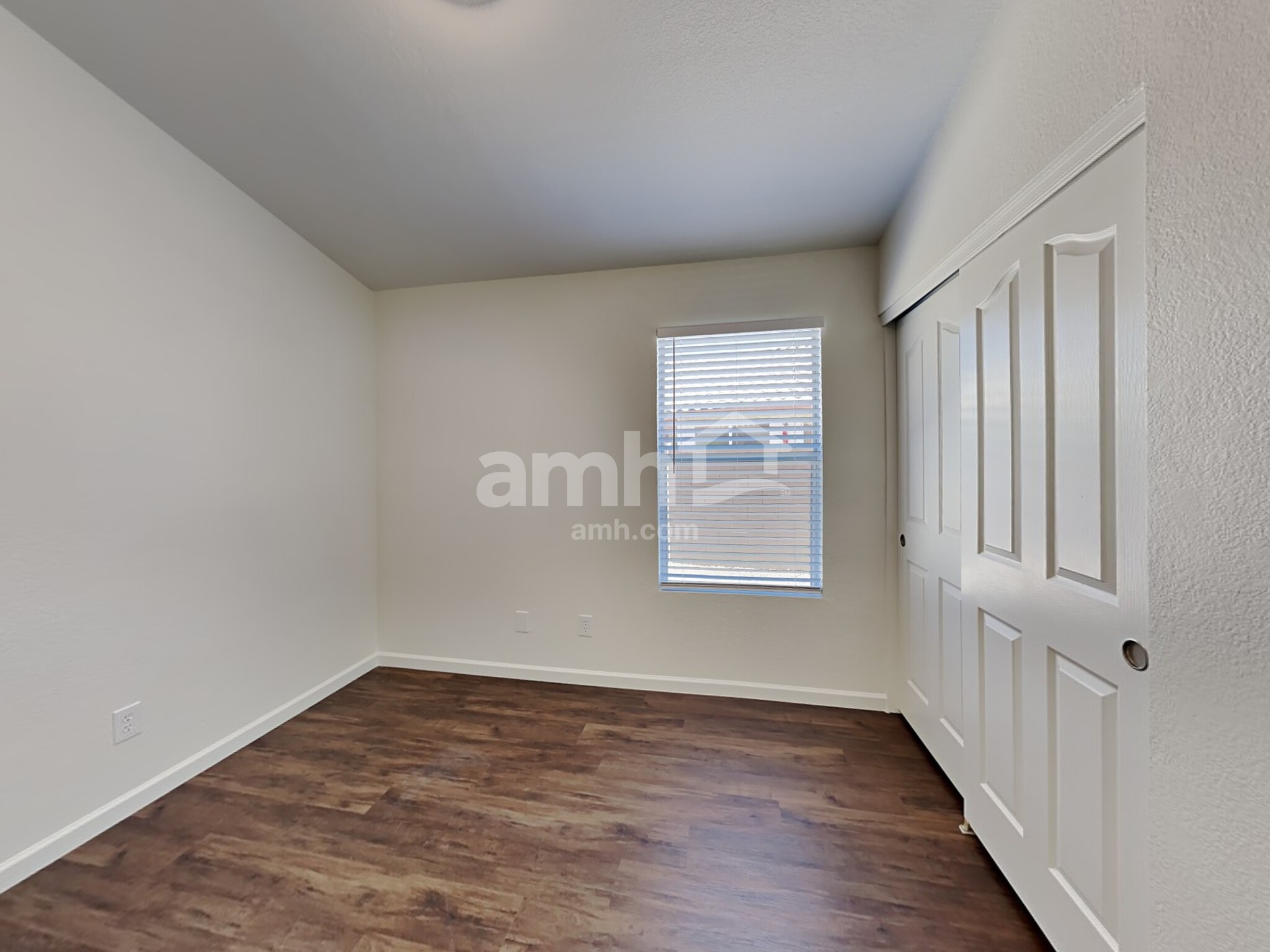 Building Photo - 2623 N 125th Dr