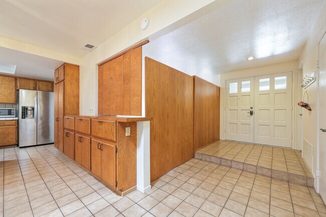 Building Photo - 741 Danica Pl