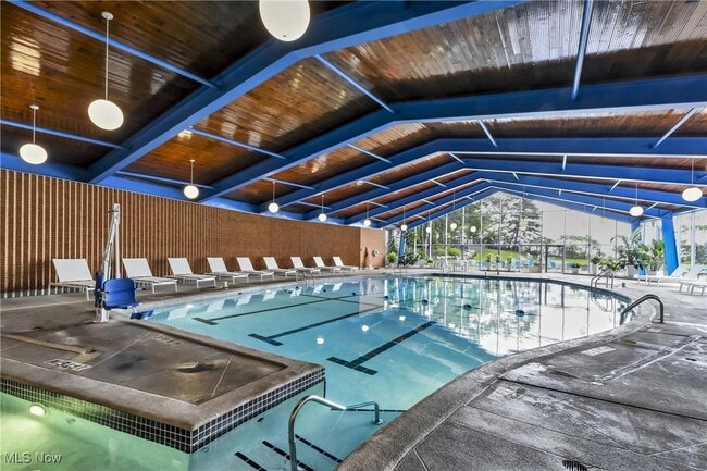 Building Photo - 12700 Lake Ave