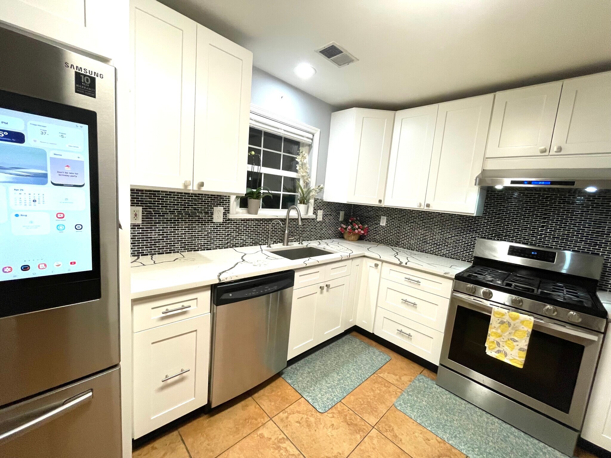 Building Photo - 24 Lee Ct