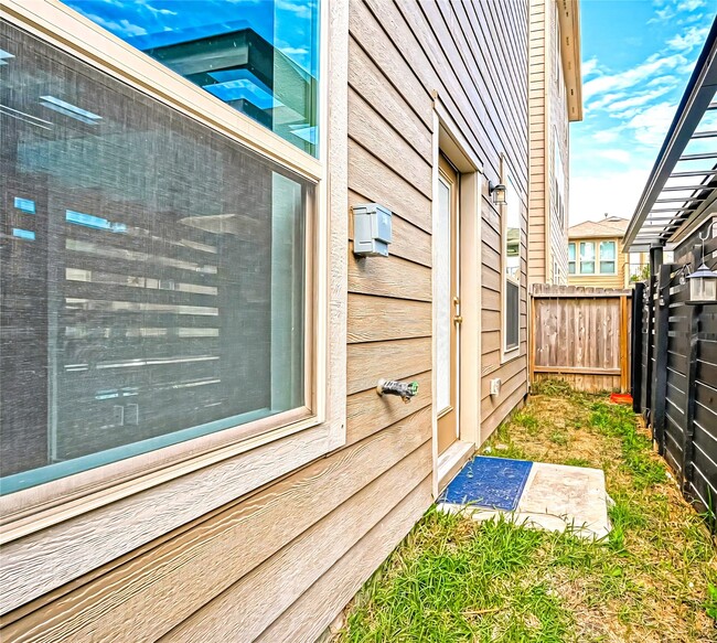 Building Photo - 3115 Roseland Terrace Ln