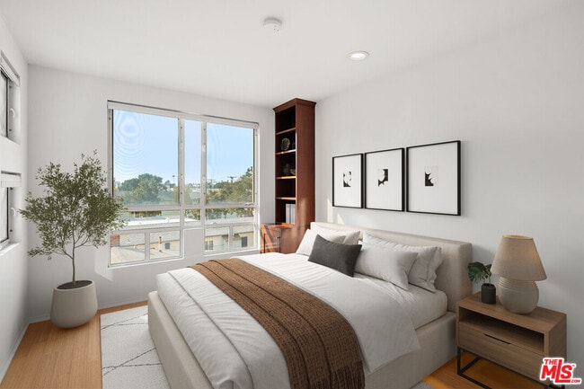 Building Photo - 1011 Pacific St