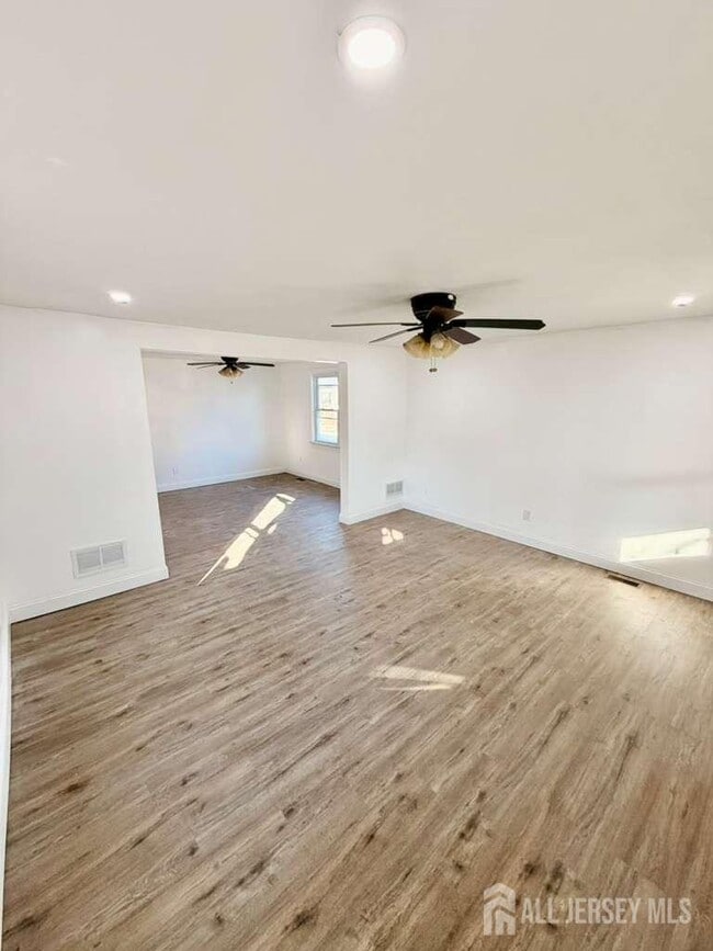 Building Photo - 57 Charles St