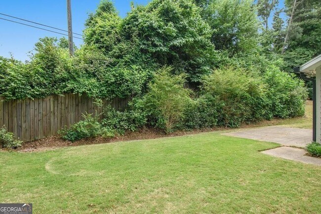 Building Photo - 140 Crabtree Dr