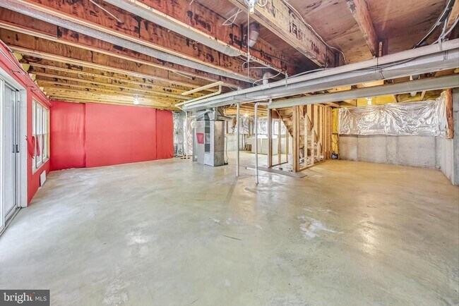 Building Photo - 6104 Cool Spring Terrace S