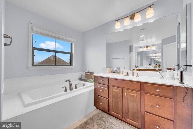 Building Photo - 42530 Oxford Forest Cir