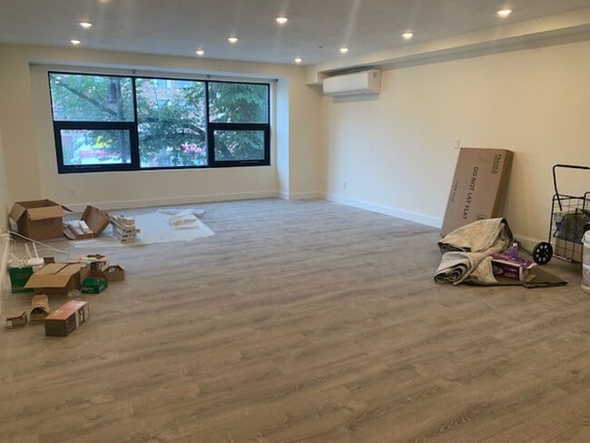 Building Photo - Studio Apartment in Brookline | Modern Appliances | Laundry in Building | 9/1