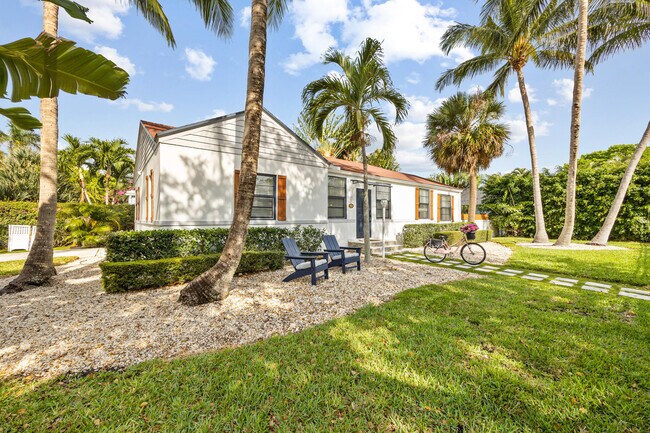 Building Photo - 3201 Poinsettia Ave