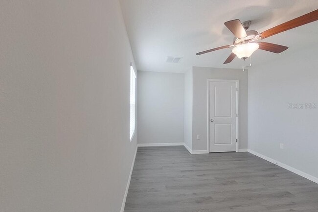 Building Photo - 8669 SW 43rd Ter