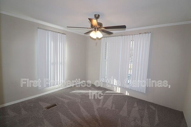 Building Photo - 1148 Southwood Dr