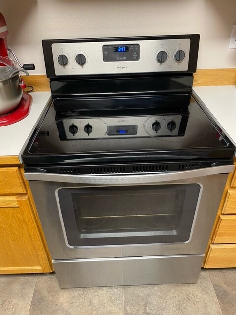 New stove - 4001 Lunar Dr
