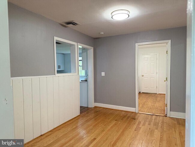 Building Photo - 5865 Websters Way