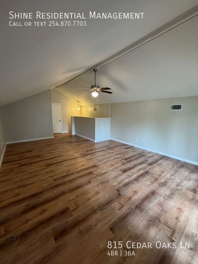 Building Photo - 815 Cedar Oaks Ln