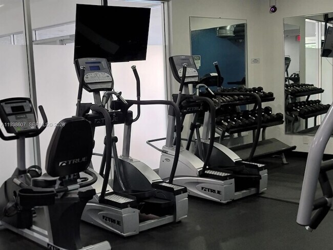 Building Photo - 401 Golden Isles Dr