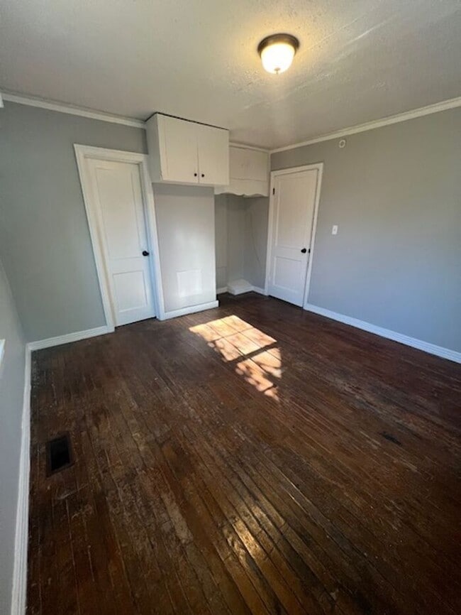 Building Photo - Newly Remodeled 2/1 Single Family House in Spartanburg!!