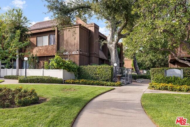 Building Photo - 449 W Duarte Rd