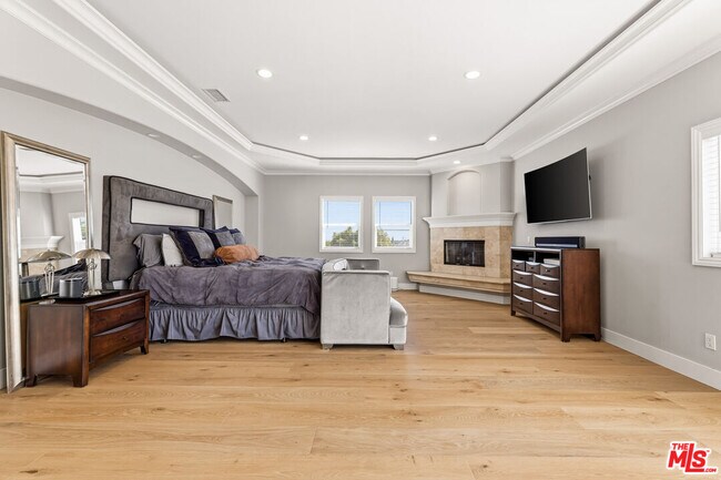 Building Photo - 1832 11th St