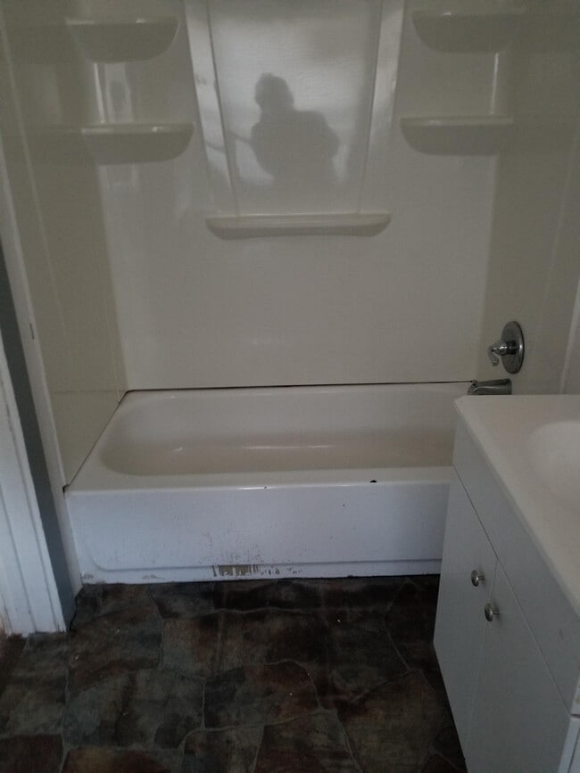 Building Photo - 210 Eisenhower St