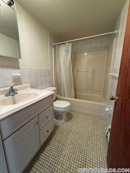 Building Photo - 175 Adams St