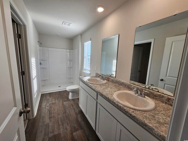 Building Photo - 374 Jeff Waters Cir