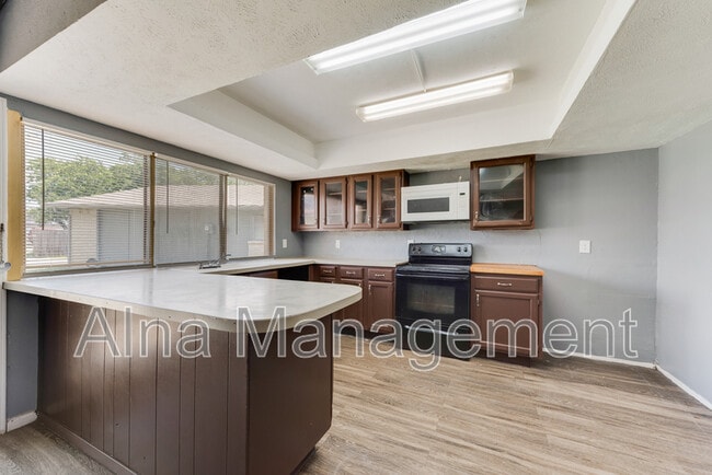 Building Photo - 3108 Oak Hill Rd
