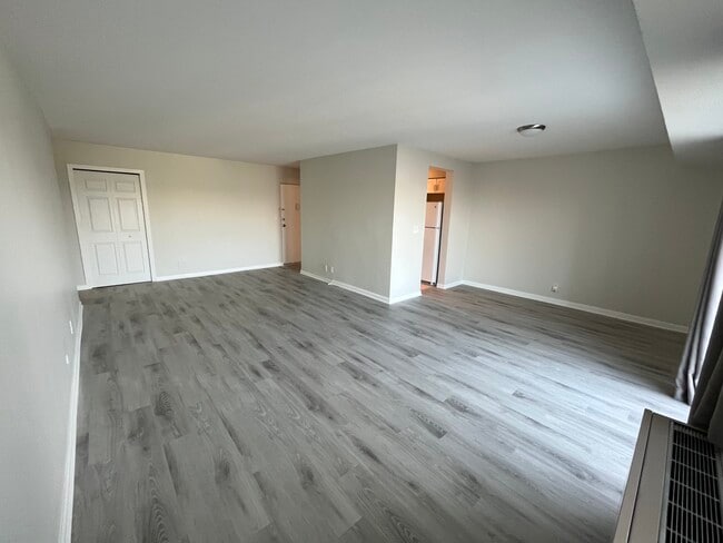 Building Photo - 150 Overlook Ave