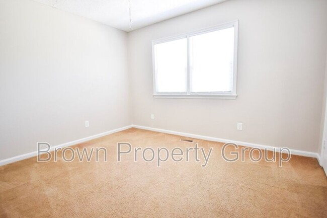 Building Photo - 2105 Grand Prix Dr