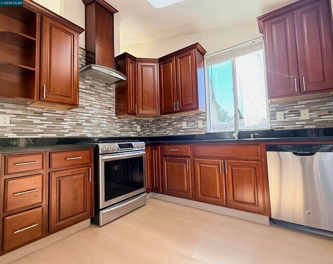 Building Photo - 1746 Highland Cir